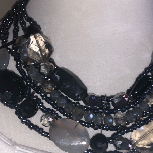 Beaded bib necklace - Picture 3 of 6